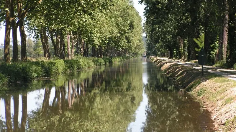 Lalinde bastide anglaise en bord de rivière