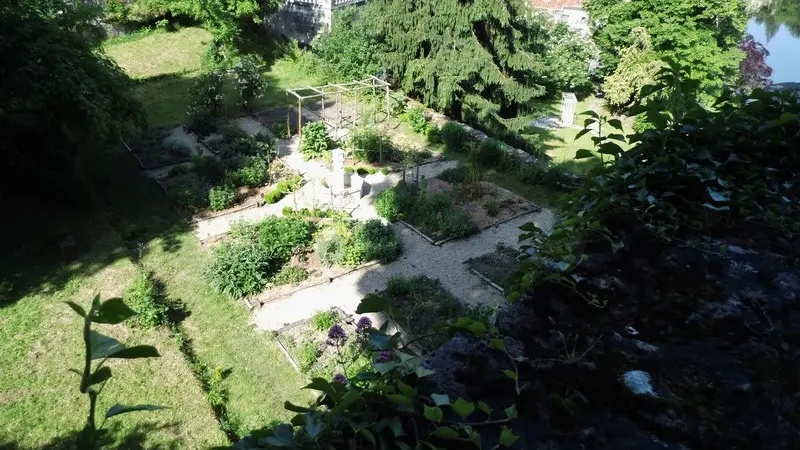 Le Jardin du Presbytère Bourdeilles