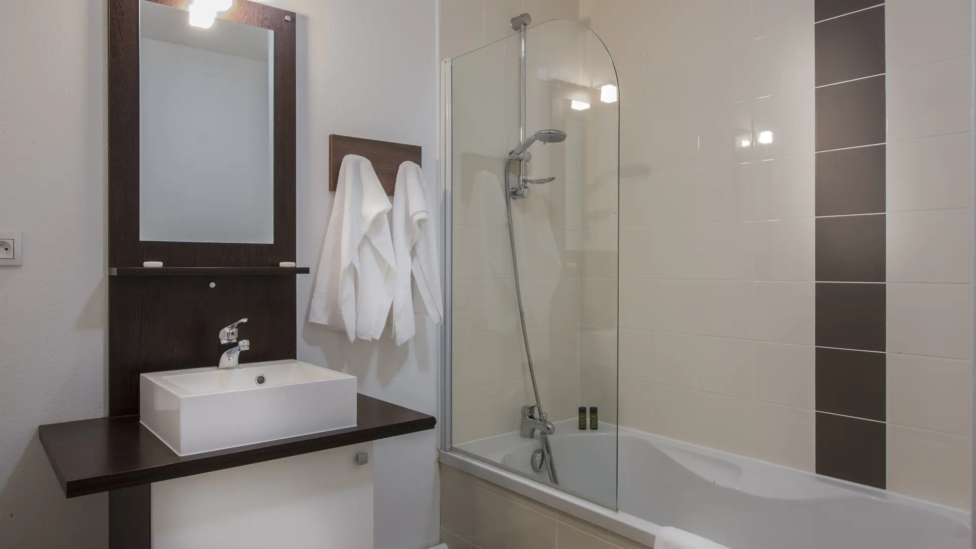 Les Eyzies-de-Tayac-Le Clos du Rocher-Salle de bain