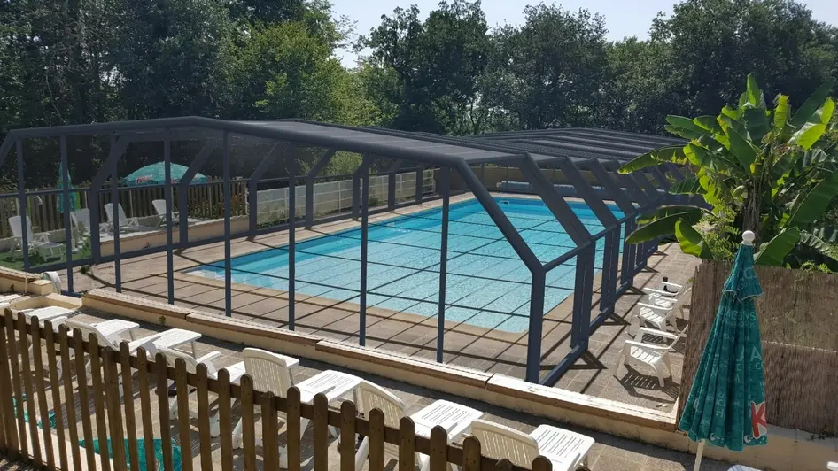 Les-Hauts-de-Britay-Piscine-2