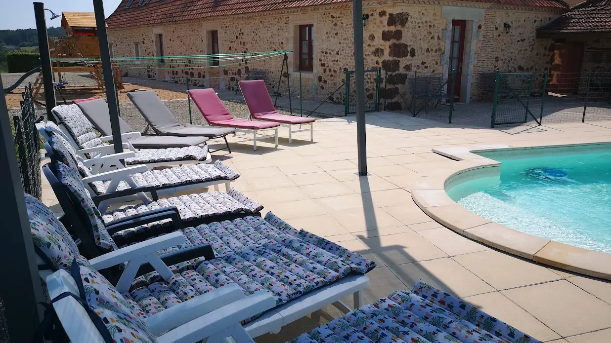 Mapellous vue extérieure piscine