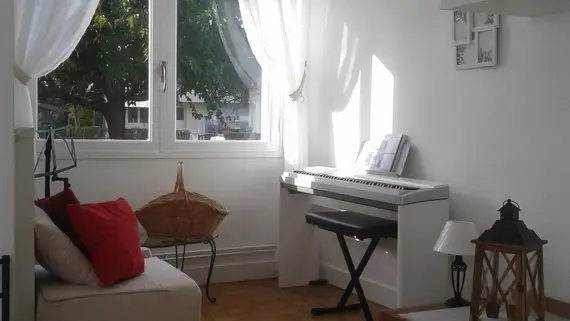 Nouvelle photo côté piano (Copier)