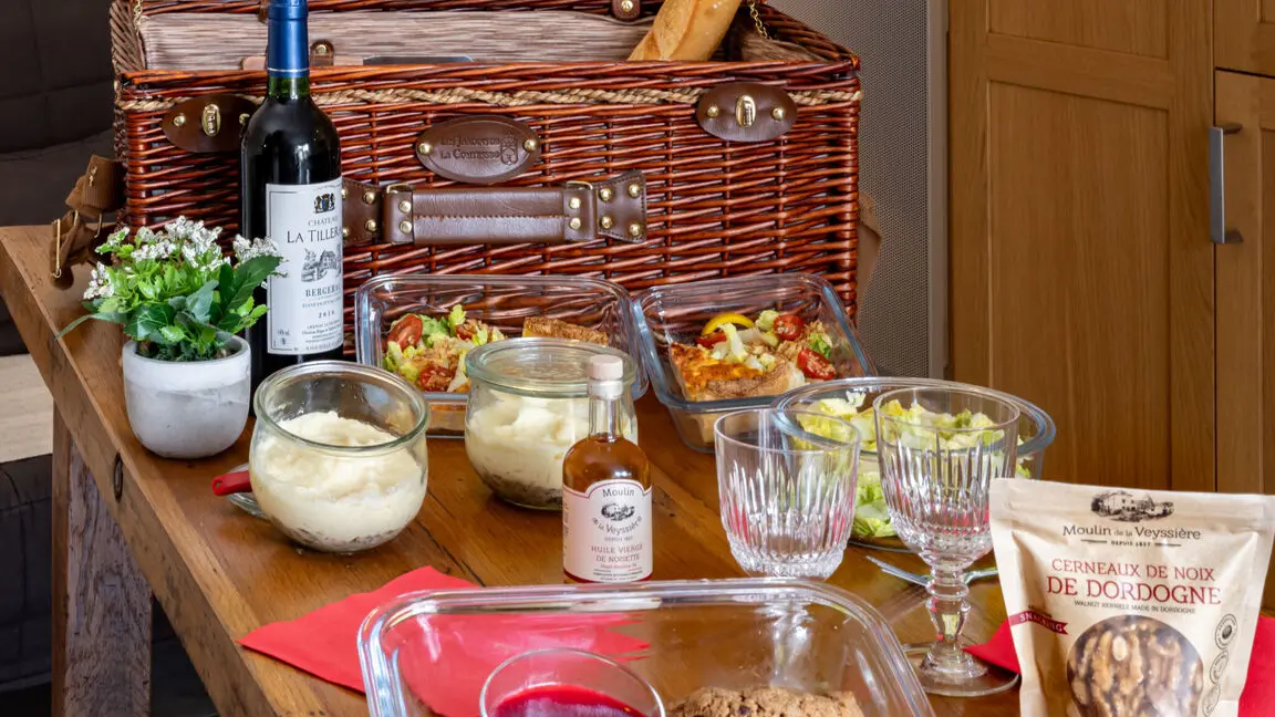 Ô-Délices-de-la-Monnerie-Issac-chambre-vallée-isle