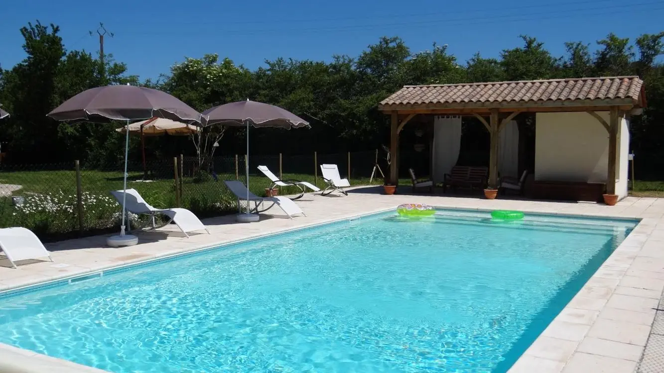 OSTAL POMBONNE 9