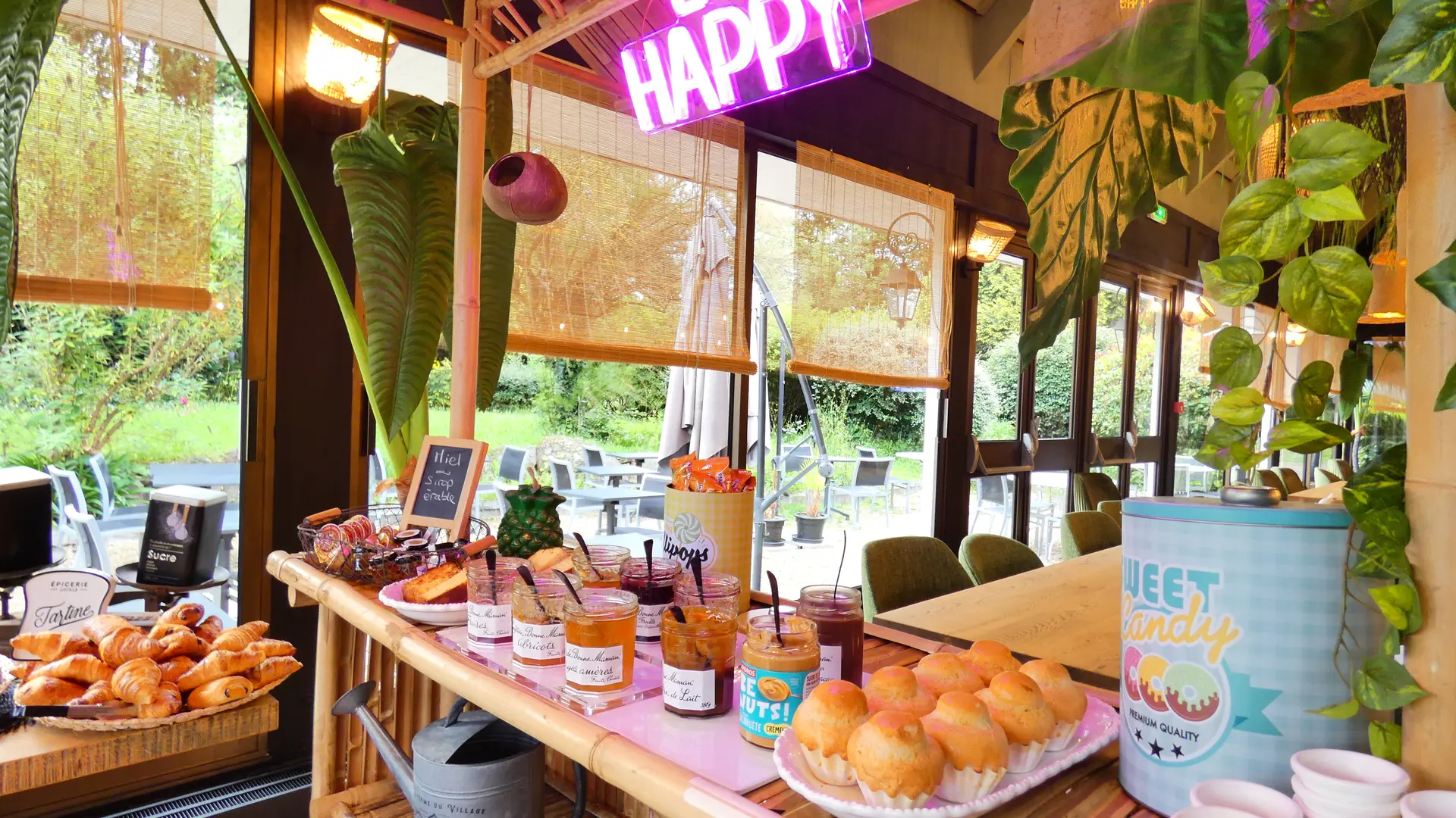 Petit déjeuner buffet à volonté