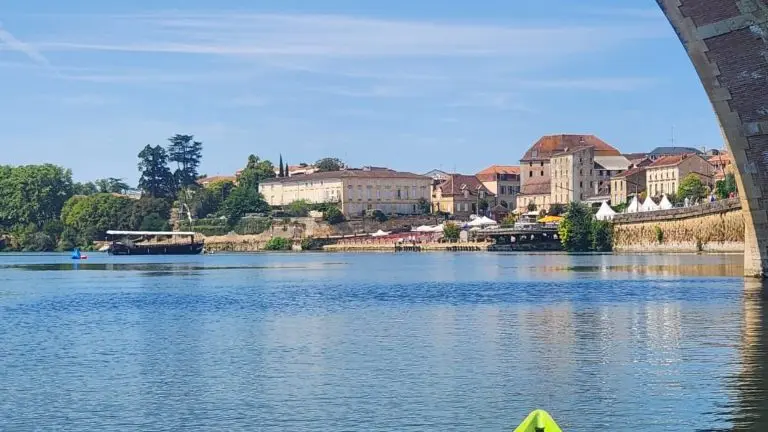 Bergerac canoe centre historique balade rivière Dordogne