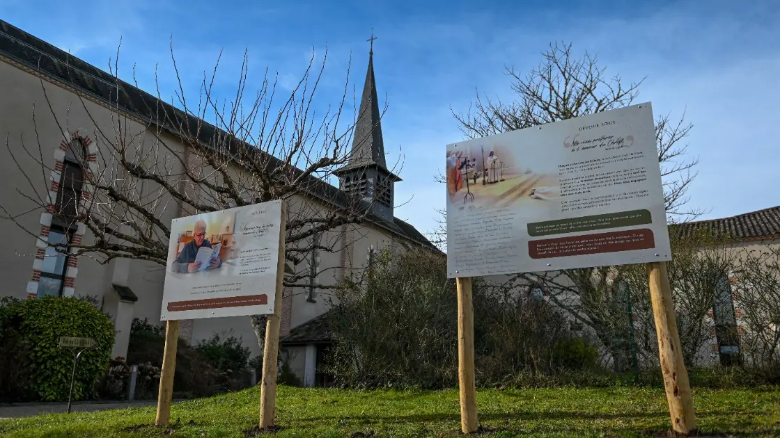 Panneaux-Fb-102025-isle-vallee-perigord