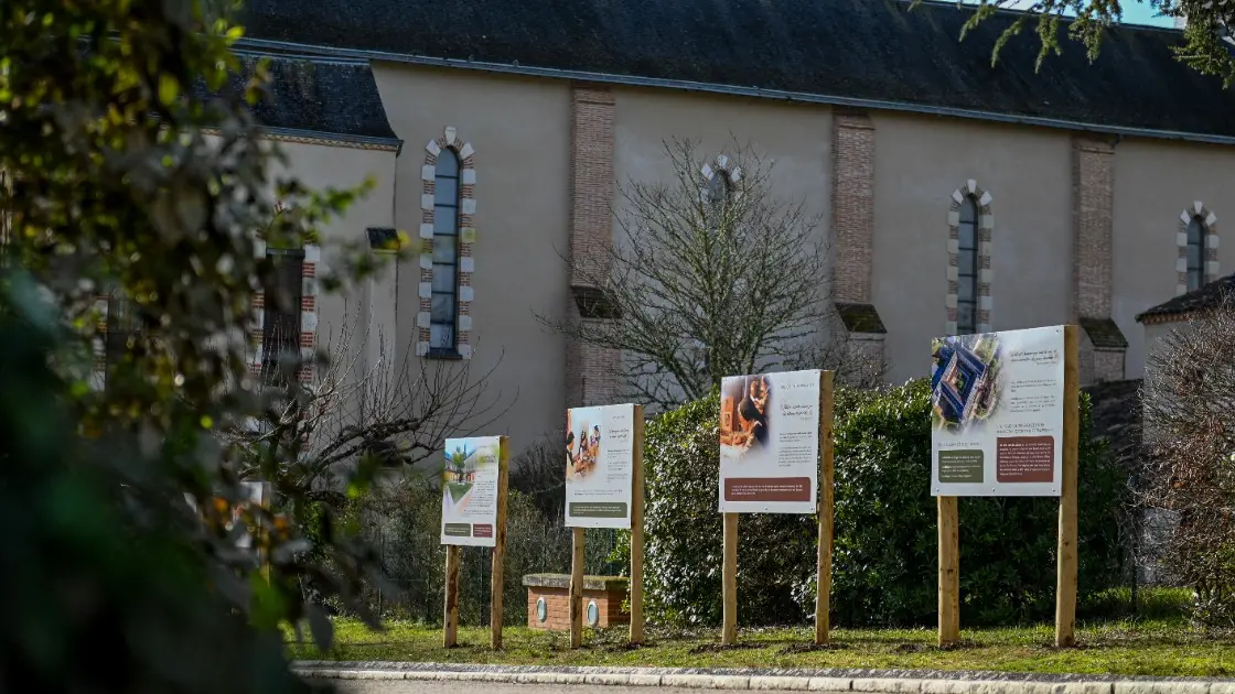 Panneaux-Fb2-102025-isle-vallee-perigord