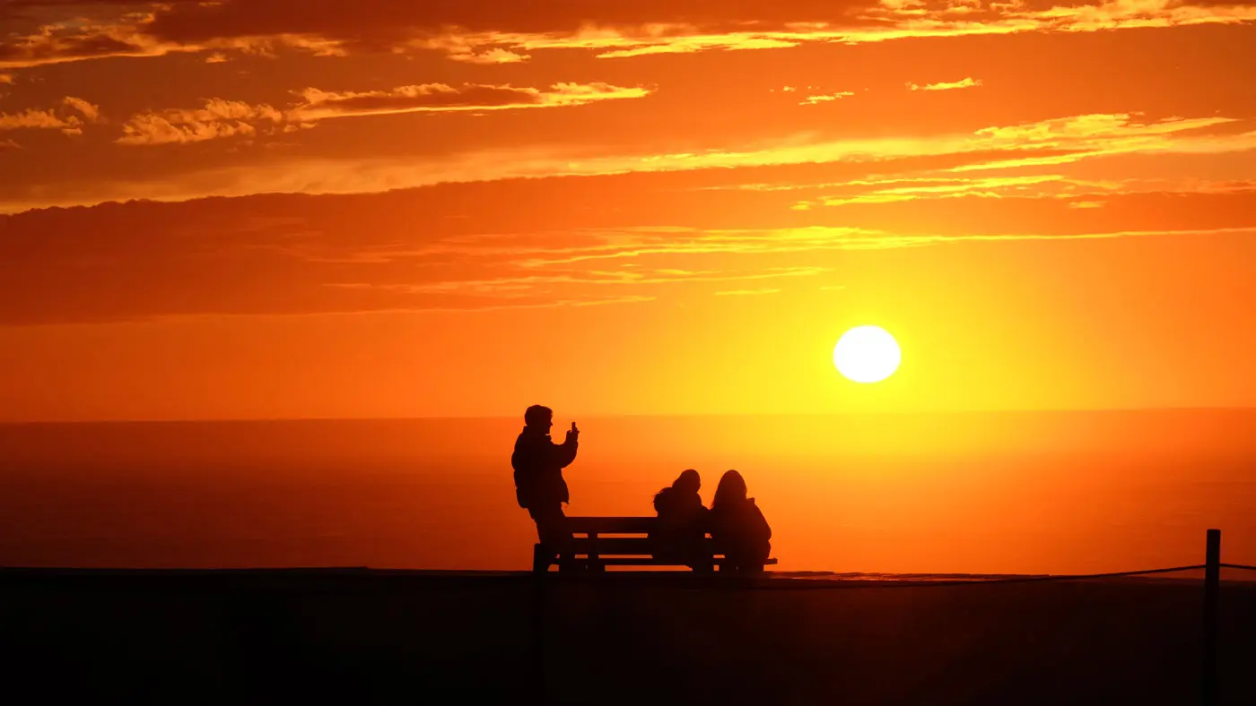 Part-des-Anges-coucher-rouge-people-web