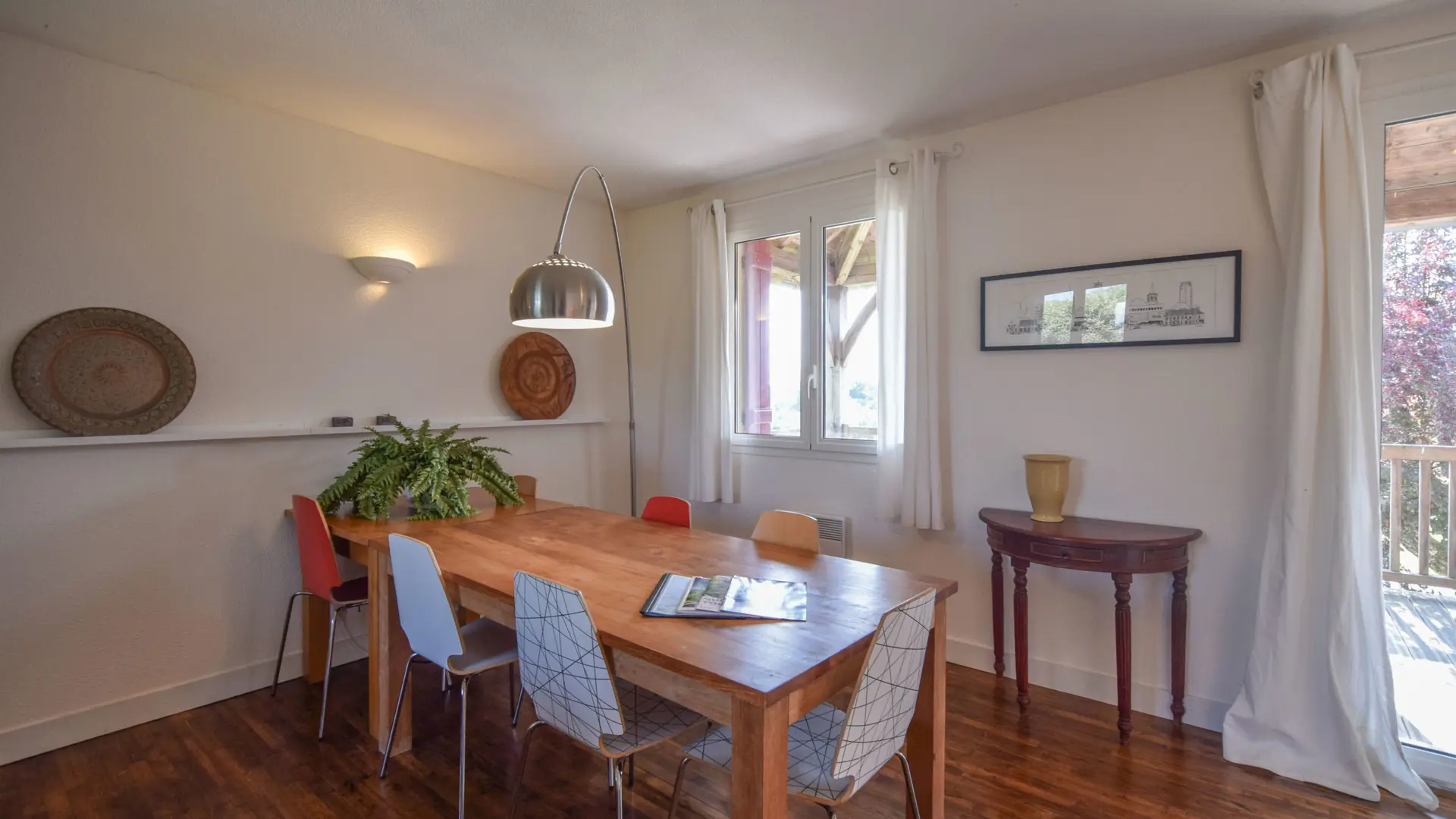 Pavillon Le Périgord Sable salle a manger