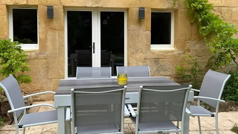 Périgord Noir Vallée Dordogne - Tour Joséphine - salon de jardin