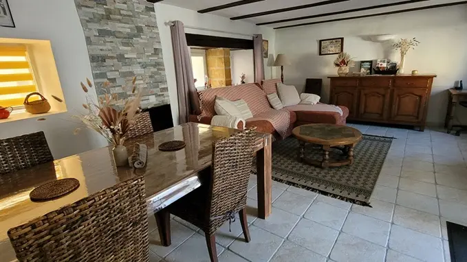 Périgord Noir Vallée Dordogne - sauges rouges - piece de vie