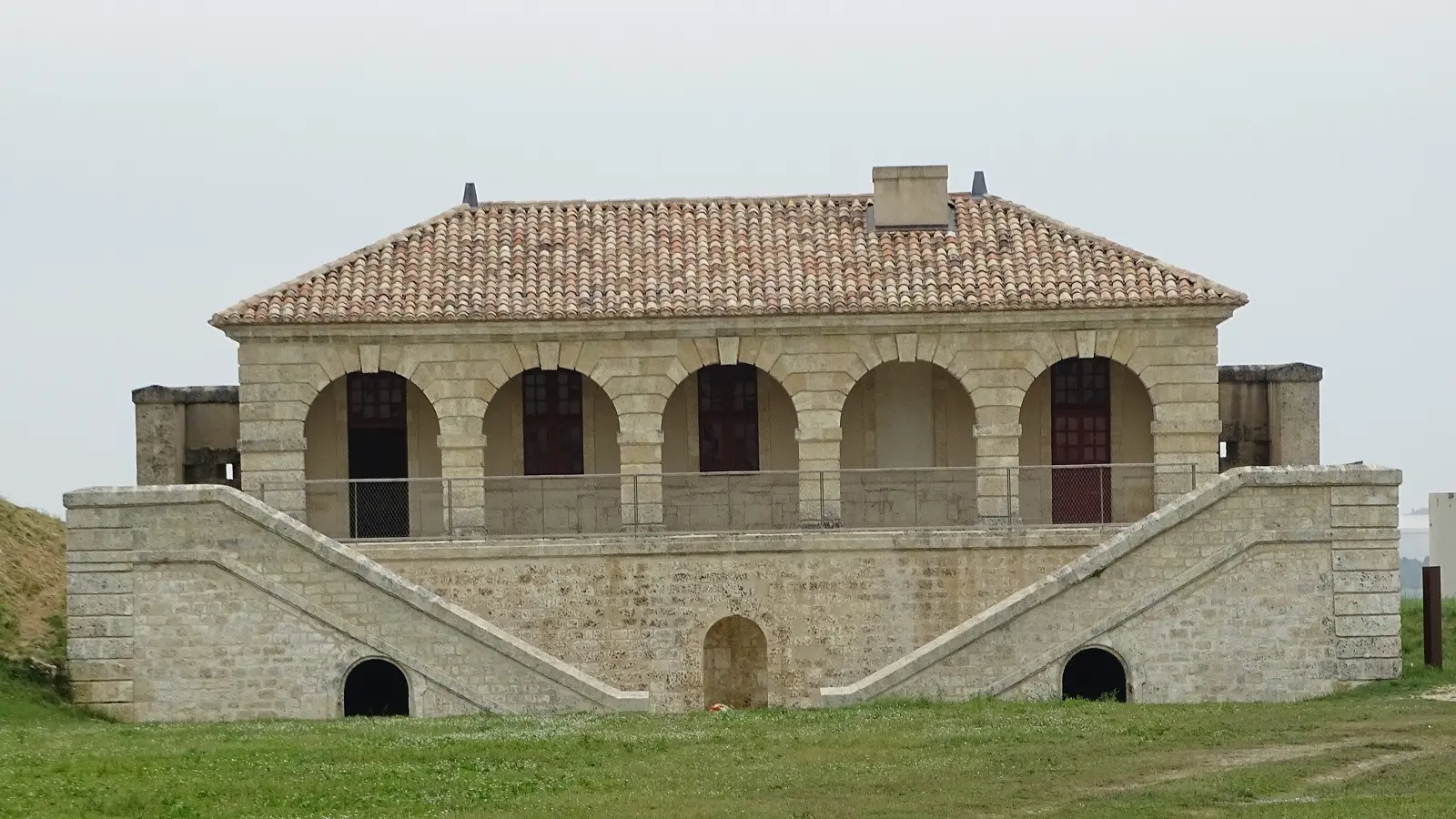Photo-4---FORT-MEDOC--Corps-de-Garde-a-la-Mer--Mairie-de-Cussac-Fort-Medoc