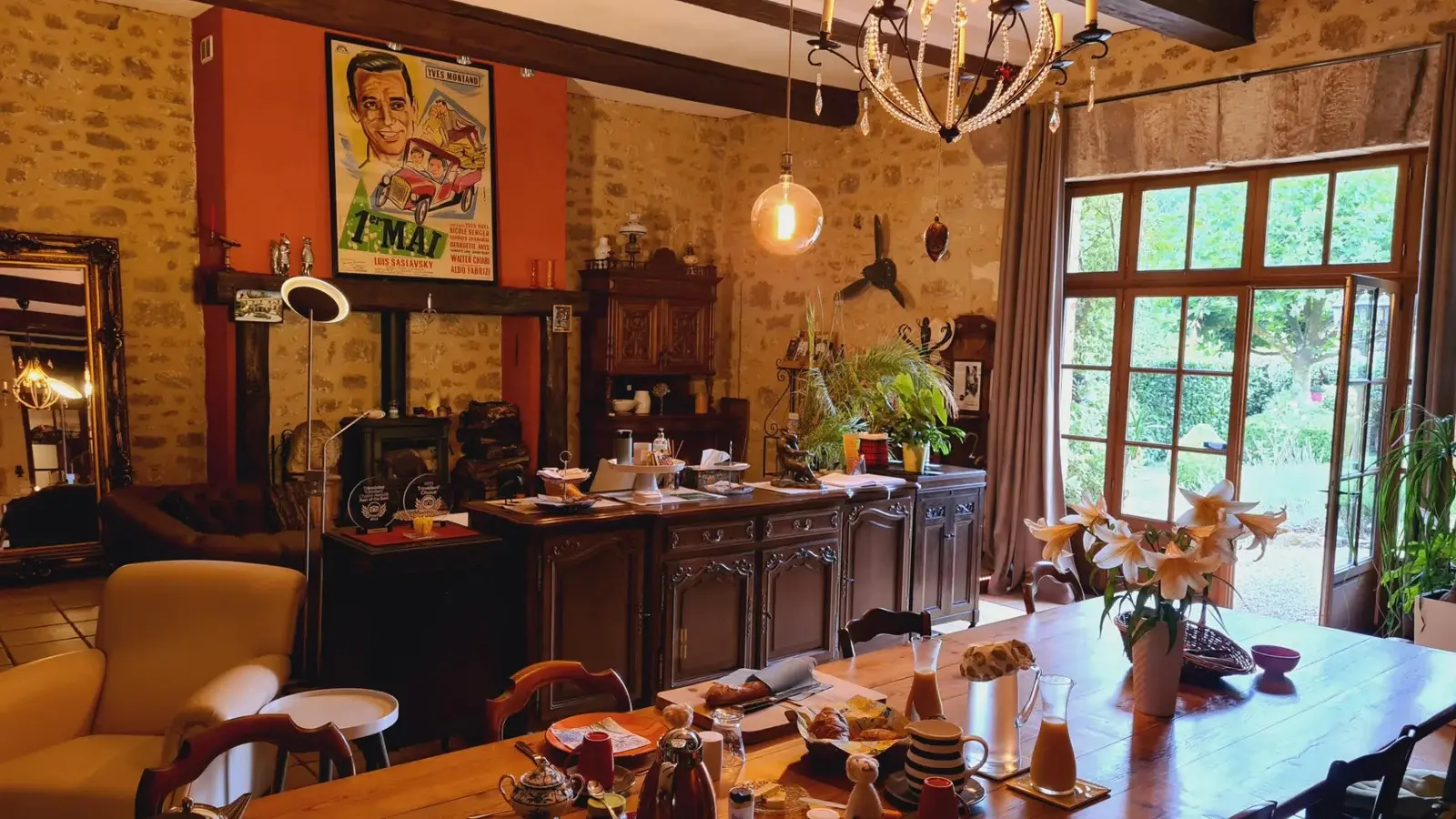 Photo 14 Ferme de Tayac Le petit déjeuner dans la grande salle 2