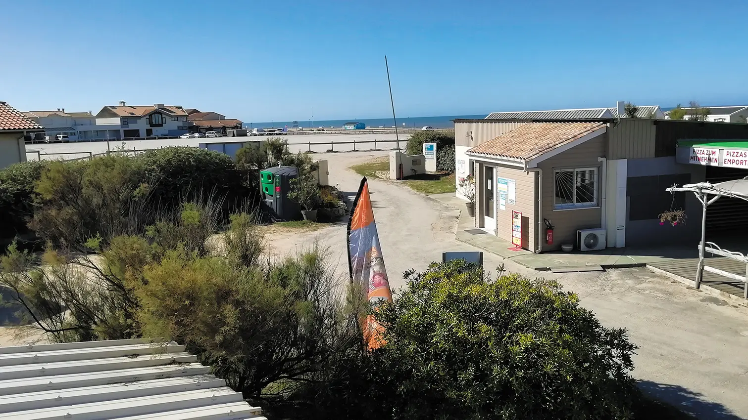 RECEPTION-DU-CAMPING-ET-VUE-OCEAN