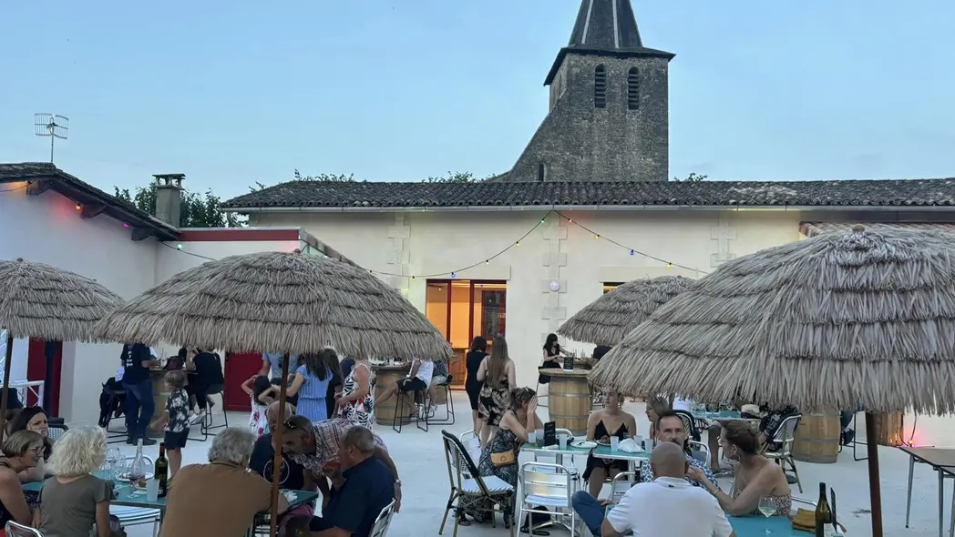 Restaurant-Guinguette-de-l-Isle-Montpon-terrasse-vallee-isle-perigord