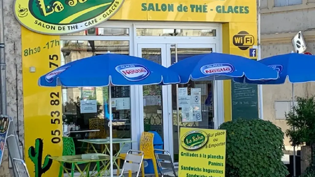 L'entrée avec la terrasse
