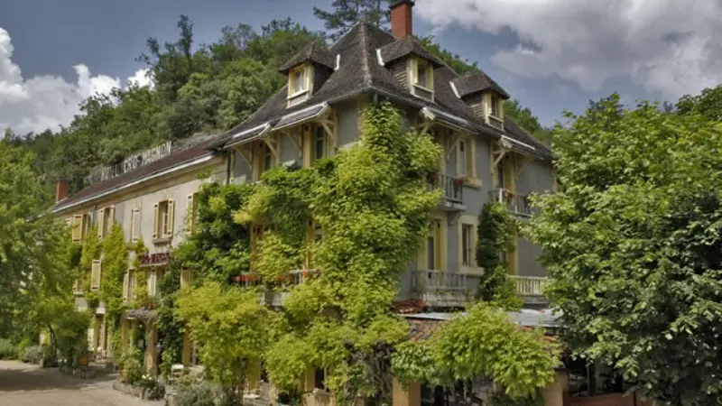 Restaurant le Cro-Magnon©Besse