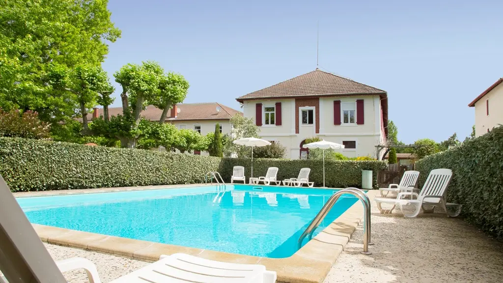 Résidence des Sources - piscine ©CorentinMossiere