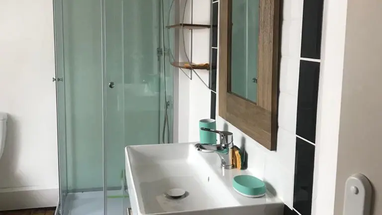 Salle d'eau chambre figue