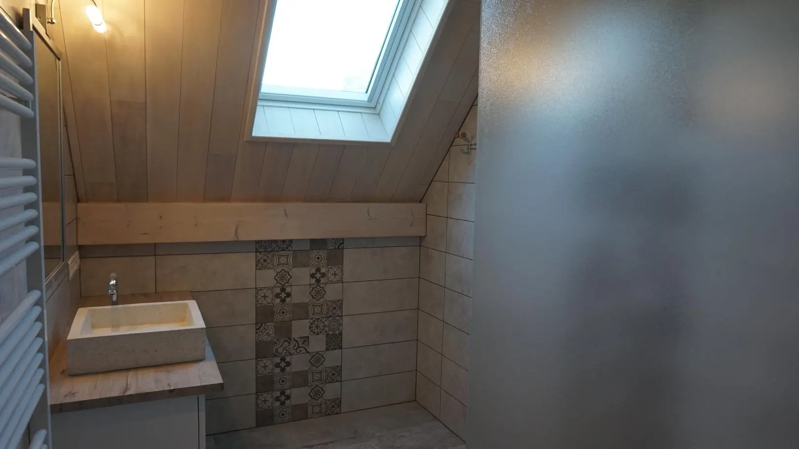 Salle de bain chambre taupe