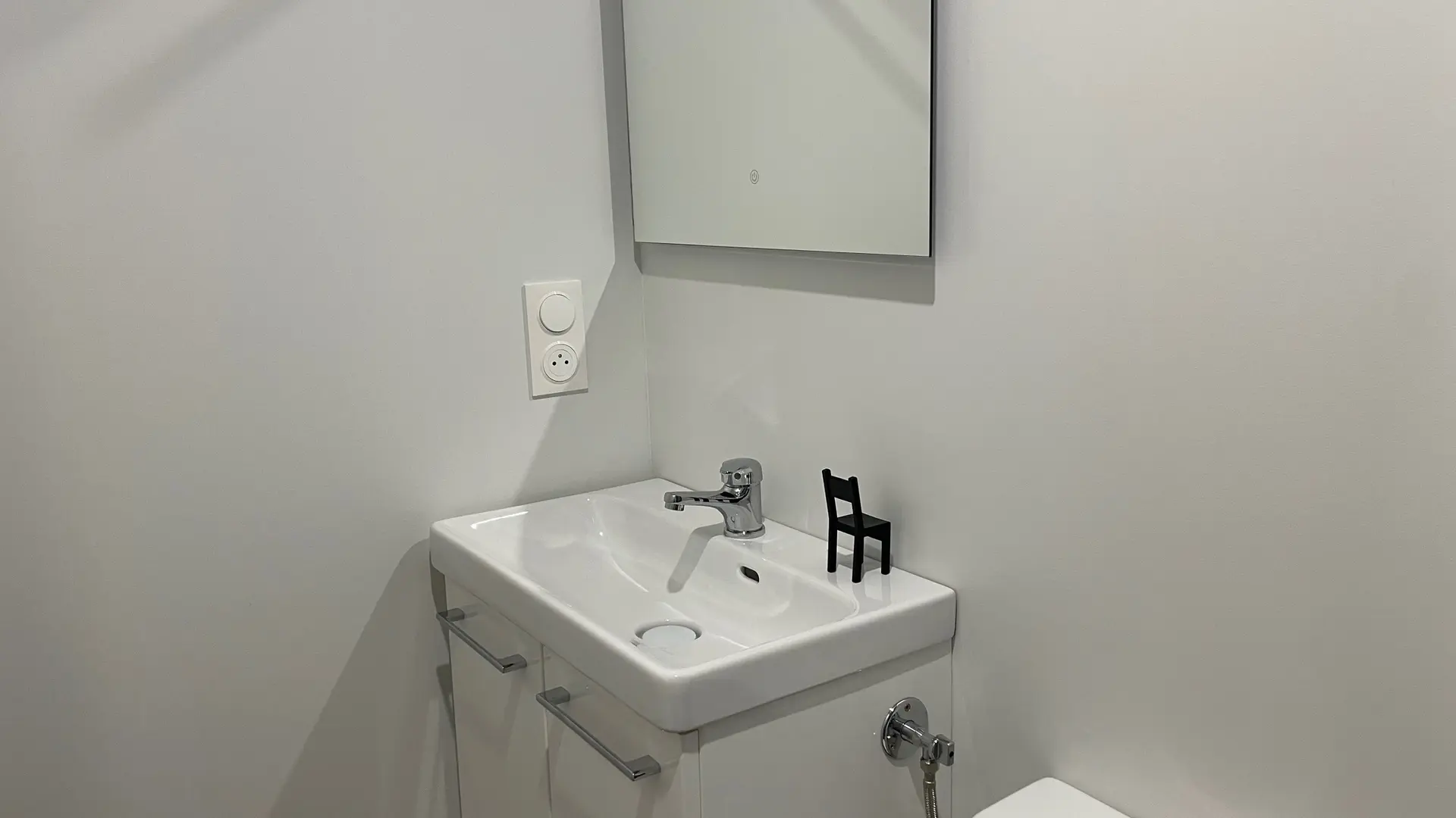 Salle de bains vasque à l'Oustalet 1 ©OTC