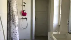 Salle de bains appartement 8 chateau ©S.Nozères