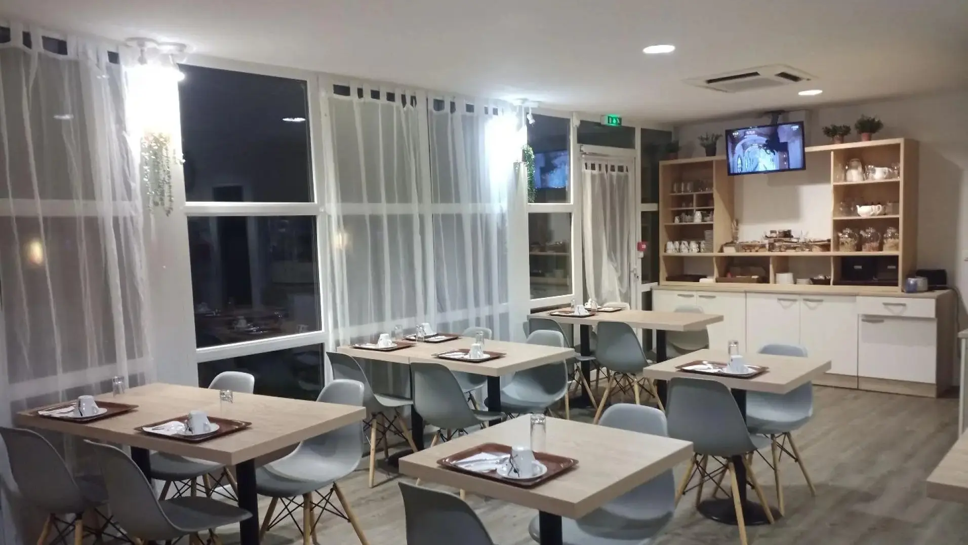 Salle de petit dejeuner