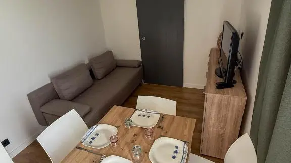 Salon salle à manger La Box des Oiseaux 2025 ©AguilarVelten