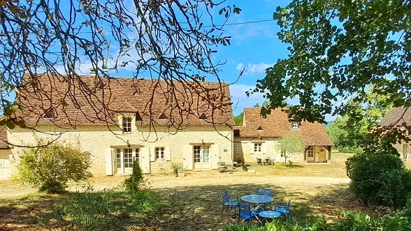 Savignac de Miremont_Terre de Jade_Photo 10 façade Terre de Jade_octobre 2024©Muriel Godfroid