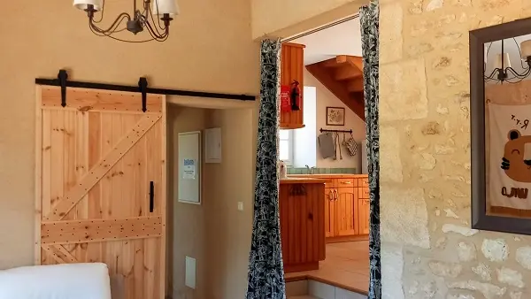 Savignac de Miremont_Terre de Jade_Photo 4 enfilade salon cuisine_octobre 2024©Muriel Godfroid