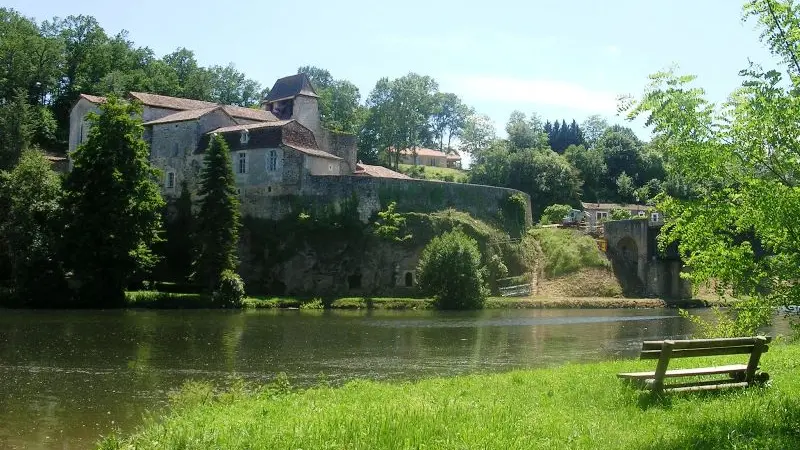 Site de Sourzac depuis l'autre rive