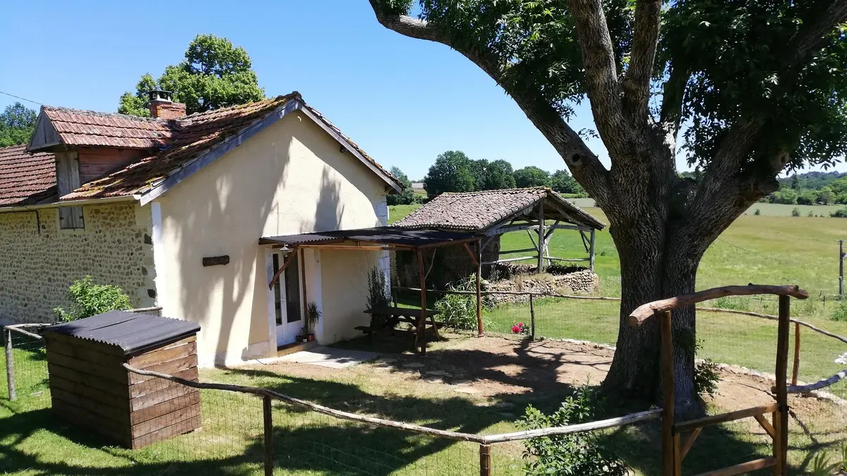 TASHUNKA TOWN - LE GÎTE NAGI CAN