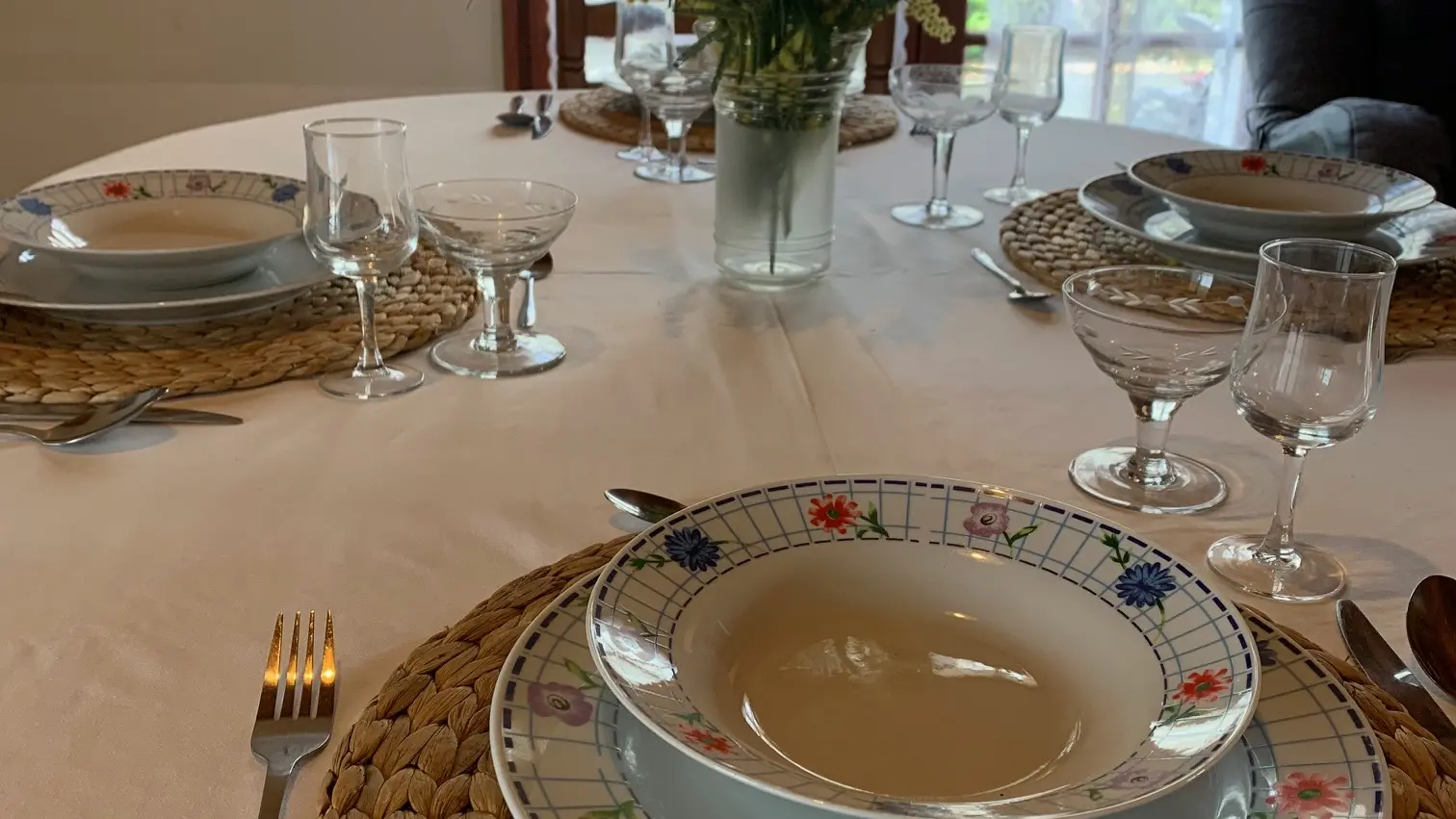 Table et assiettes