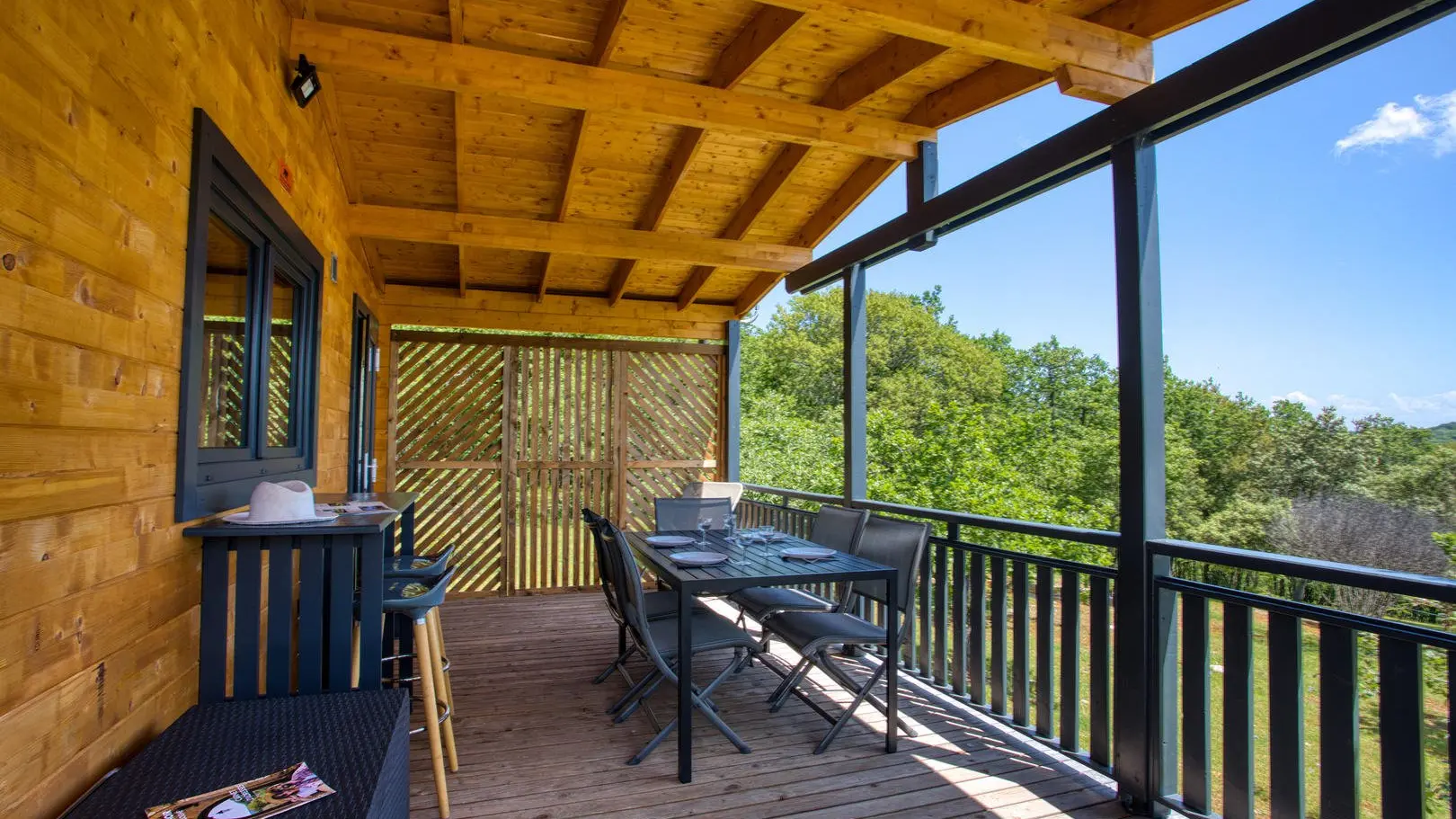 Terrasse chalet Commarque