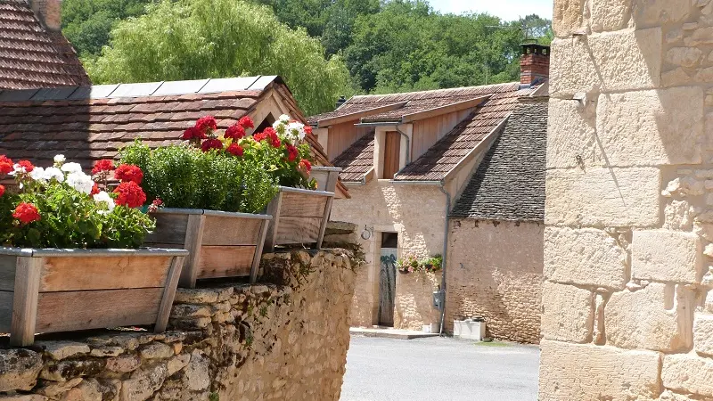 Thonac rue myriam G sirtaqui