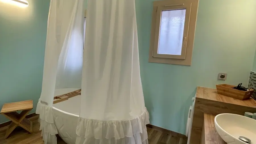 Vallée-Verte-Romance-baignoire