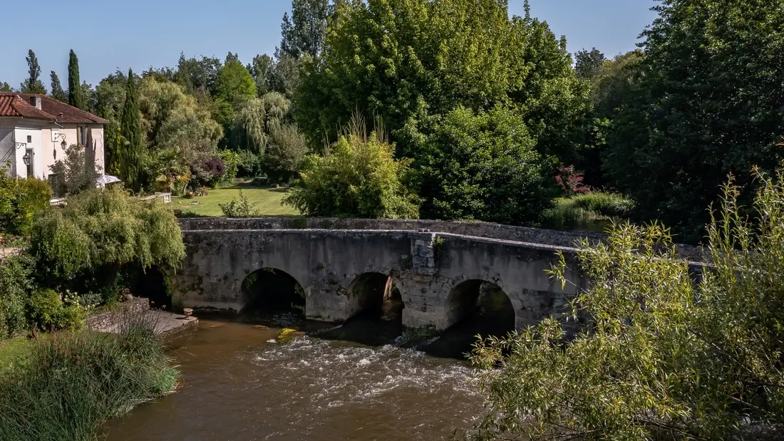 Vieux Pont de Saint-Aulaye