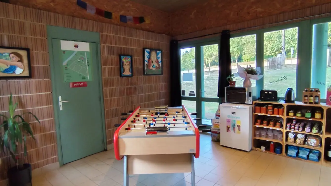 Friendly Camping and Lodges