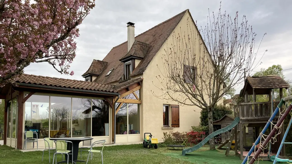 a4) face est véranda - aire de jeux