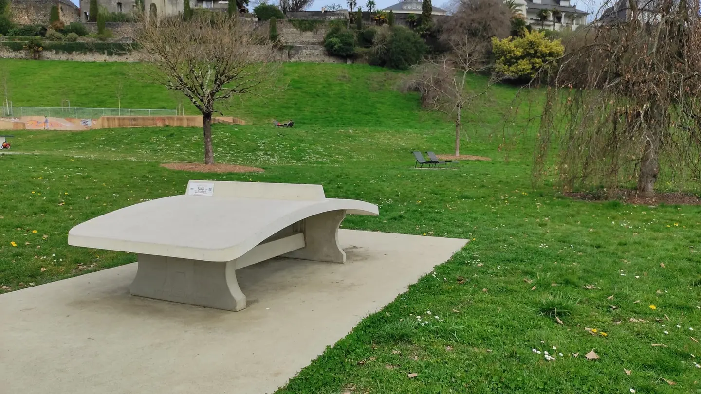 Aire de Jeux des remparts de Lescar - Lescar - table de ping-pong