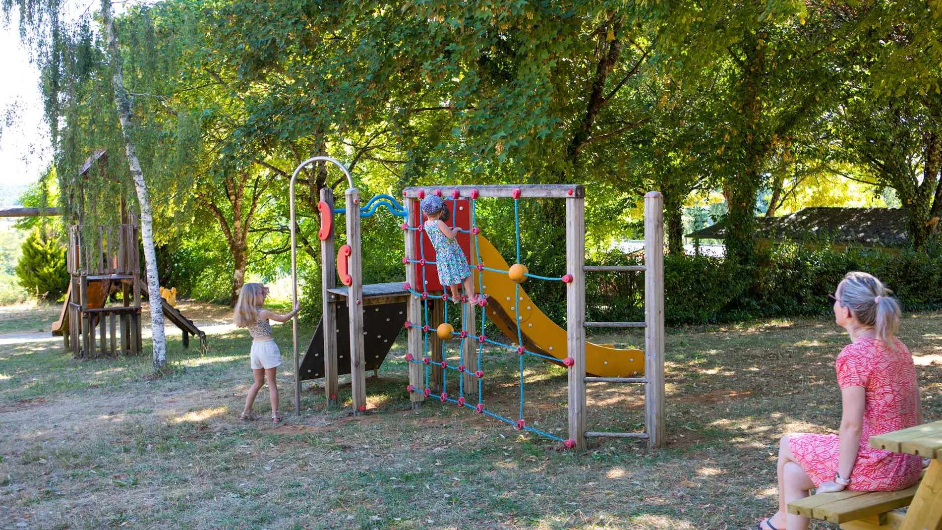 aire_de_jeux_camping_a_la_ferme_la_roussie_sarlat (62)