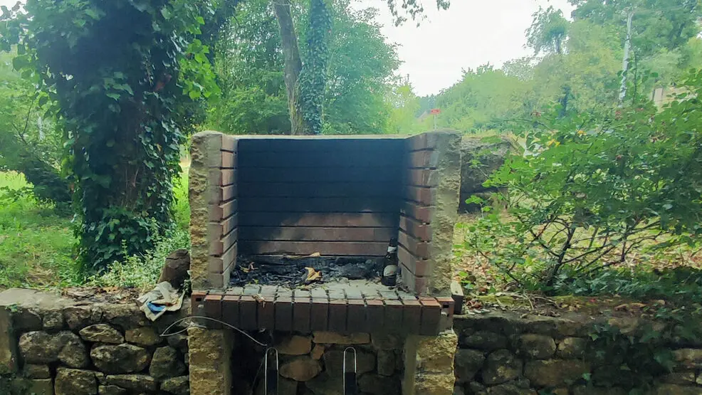 aire-pique-nique-barbecue-saint-jean-eyraud-tourisme-vallee-isle-perigord