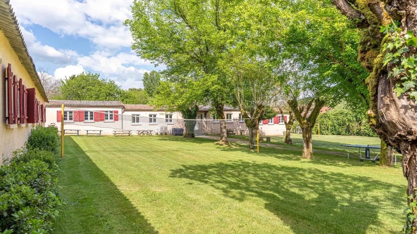 centre-baan-thai-badminton-villamblard-tourisme-vallée-isle