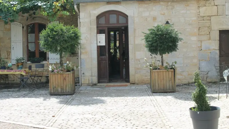 chatelet-de-jayac (2)