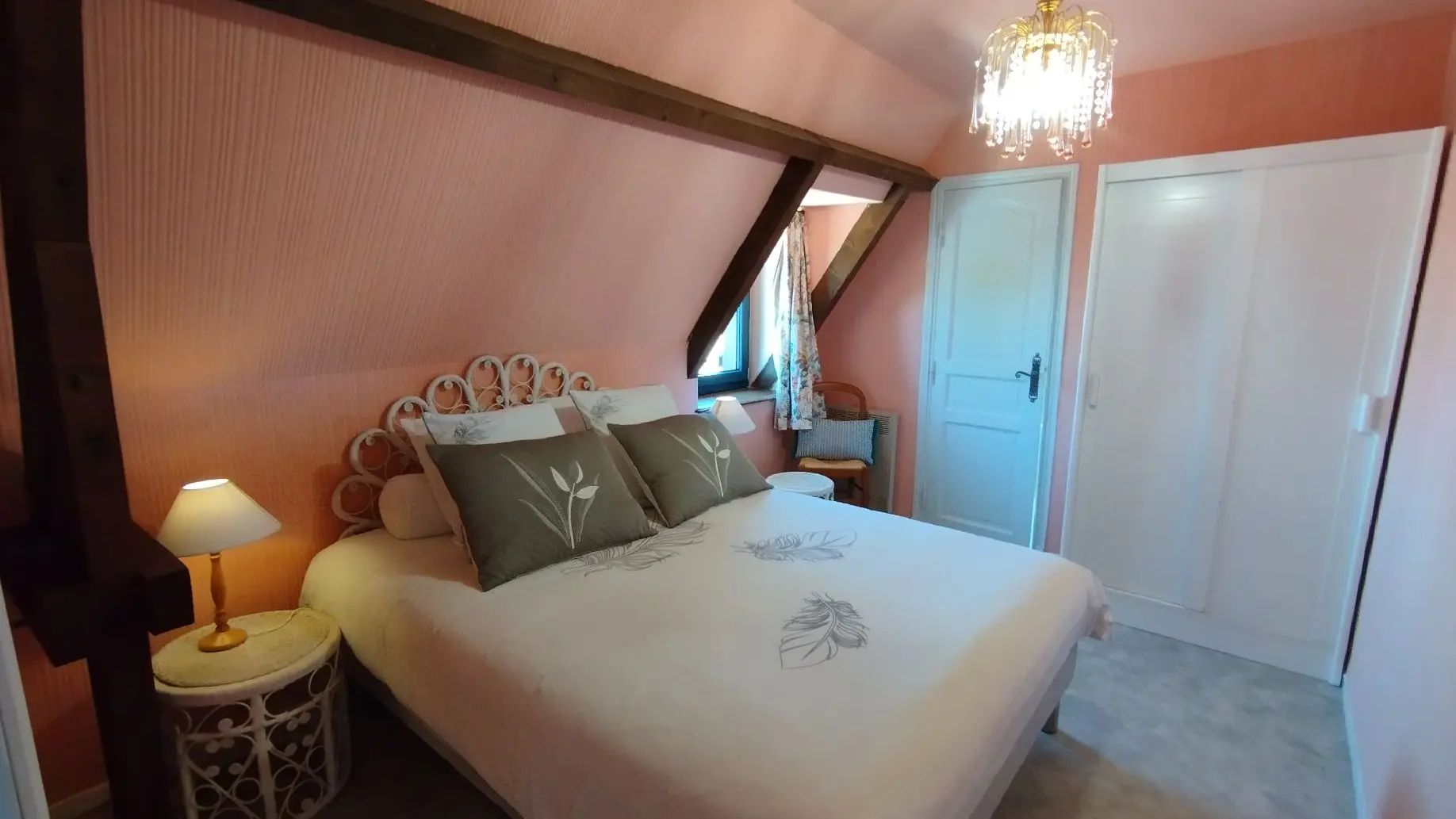 chambre grand lit