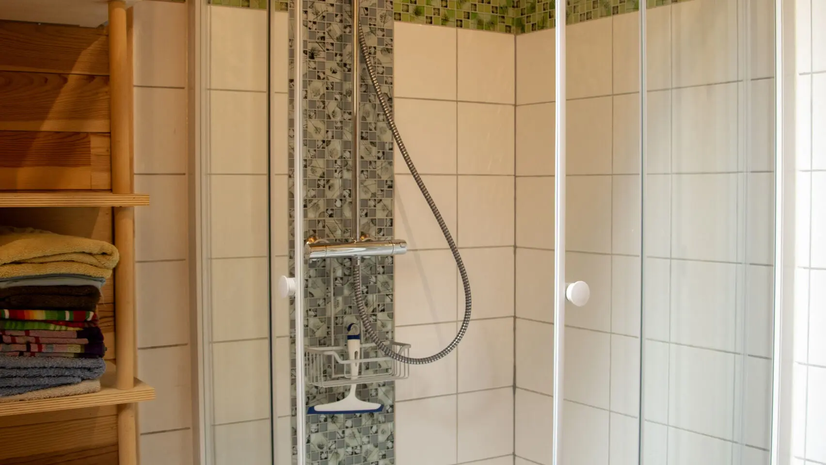 chambre-hotes-la-rustique-douche-saint-martin-des-combes-tourisme-vallée-isle