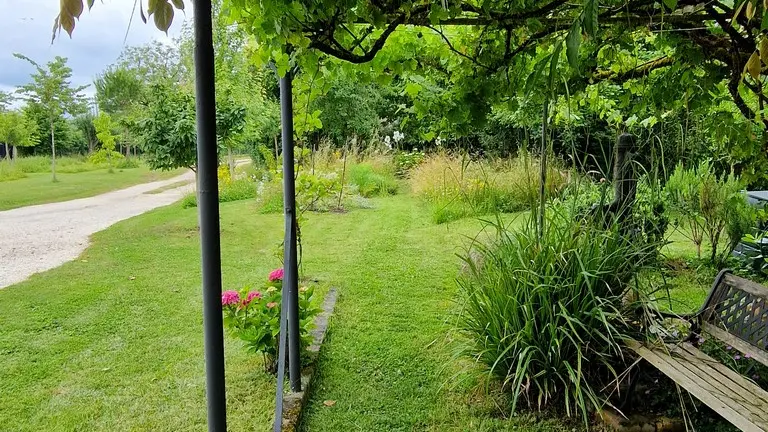 maison d'hôtes la fabrique_st astier_jardin