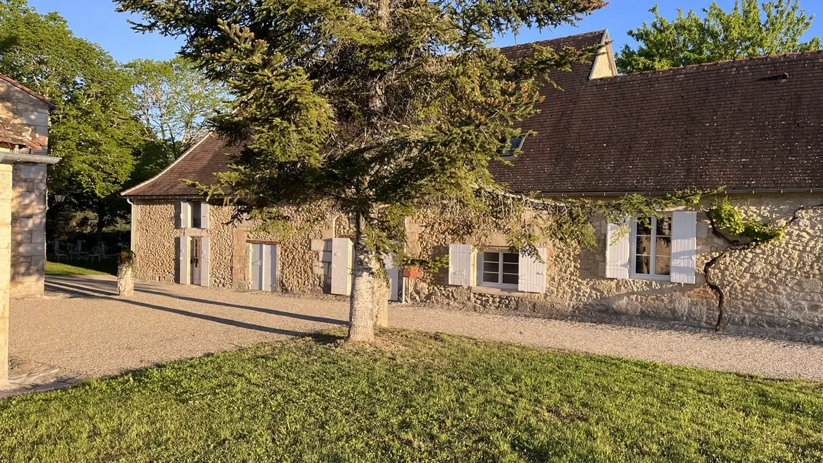 domaine-ecrin-lumiere-gites-campsegret-tourisme-vallee-isle