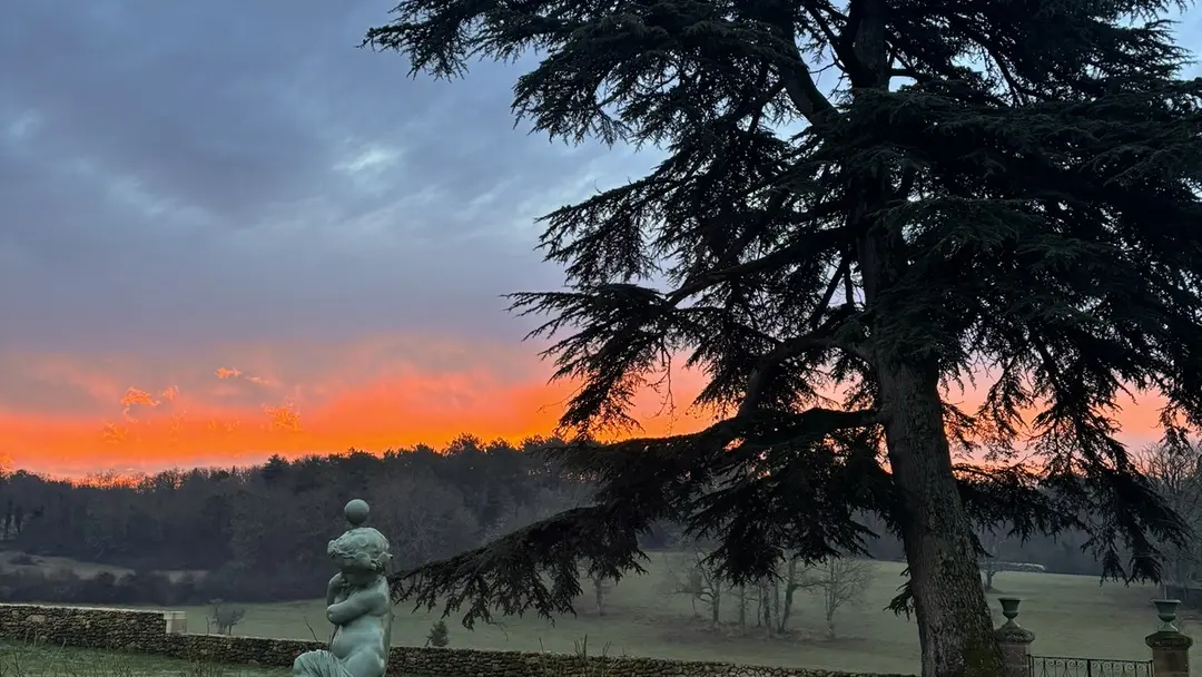 domaine-ecrin-lumiere-fontaine-campsegret-tourisme-vallee-isle